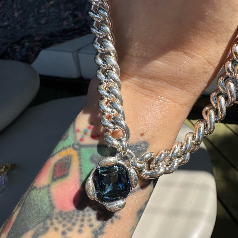 UNO de 50 Silver Necklace with Dark Blue Stone - Picture 6 of 10